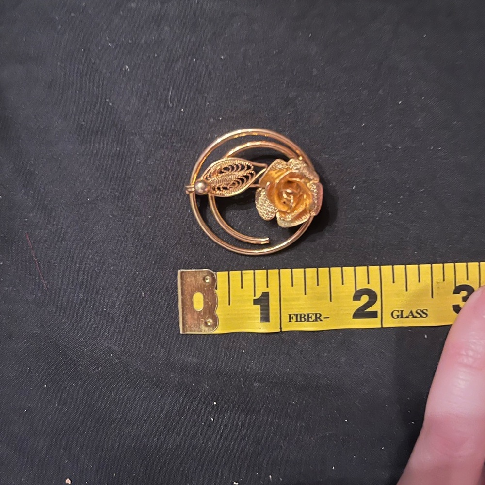 Sarah Coventry Gold Rose Circle Brooch vintage - Picture 6 of 6